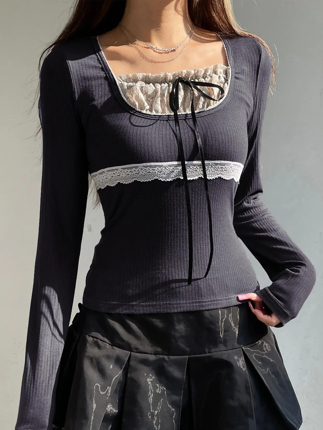 Women's Contrast Lace Bow Decor Ribbed Tee, Y2k Trendy Casual Long Sleeve T-shirt for Daily Wear, Ladies Summer Tops...