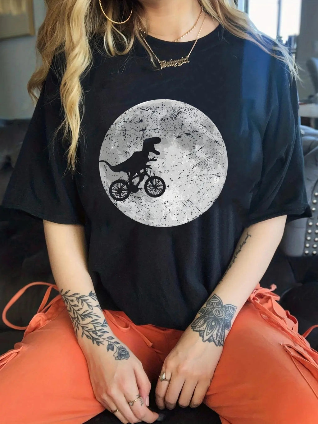 Women's Dinosaur Print Round Neck Tee, Trendy Casual Drop Shoulder Half Sleeve T-shirt for Daily Wear, Ladies All Seasons...