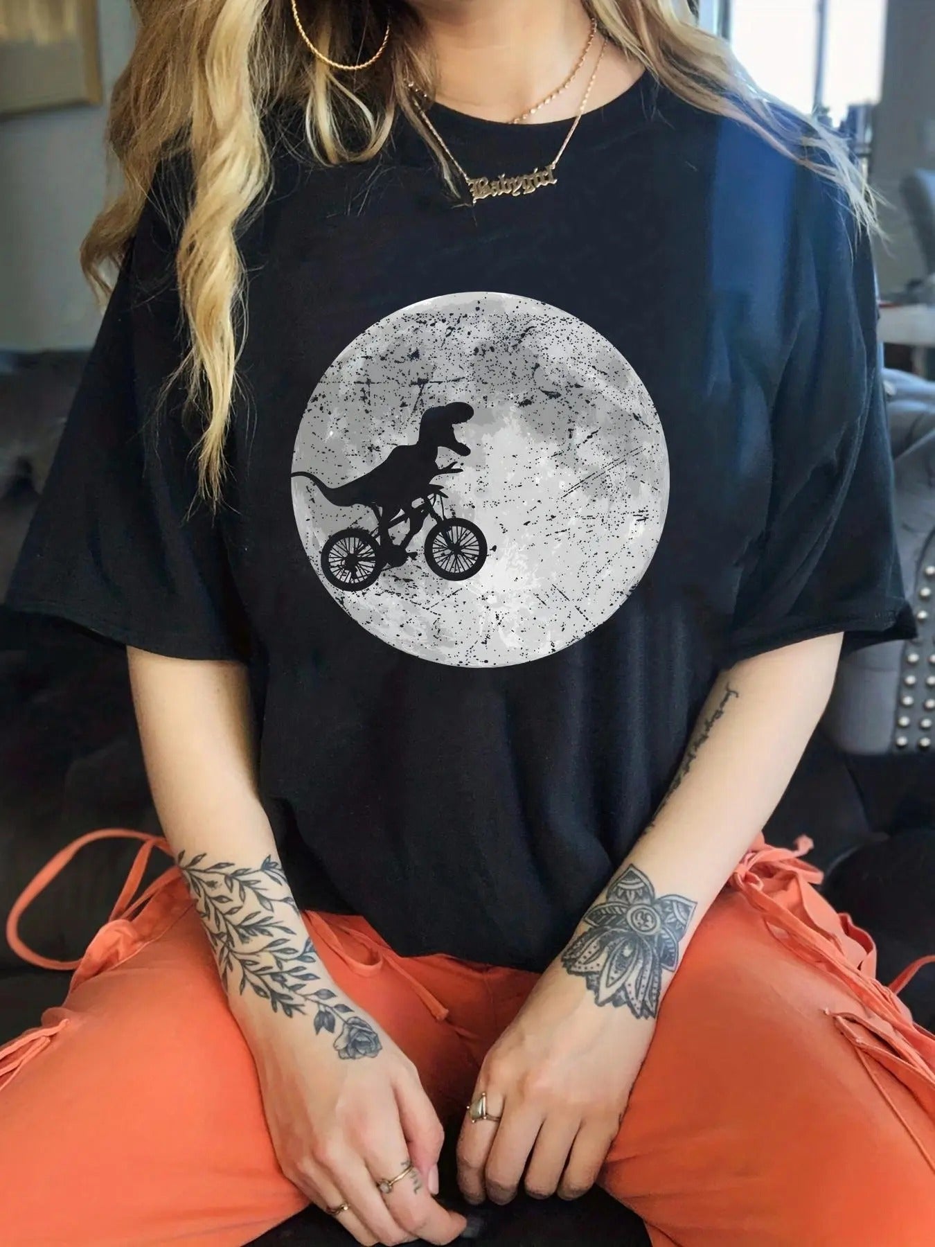 Women's Dinosaur Print Round Neck Tee, Trendy Casual Drop Shoulder Half Sleeve T-shirt for Daily Wear, Ladies All Seasons...