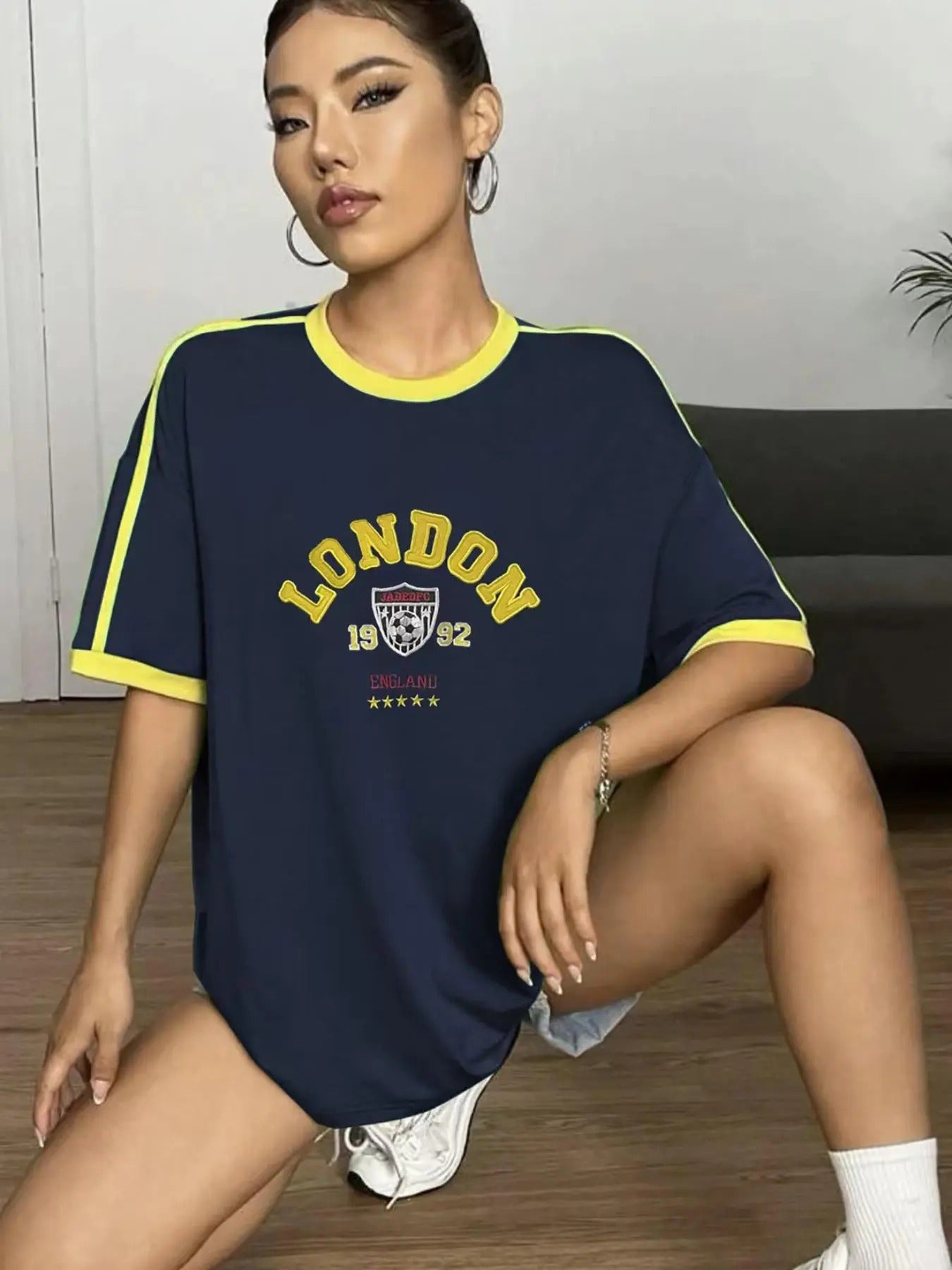 Women's Embroidery Side Stripe Drop Shoulder Tee, Retro Casual Half Sleeve Round Neck T-Shirt for Summer, Fashion Women's...