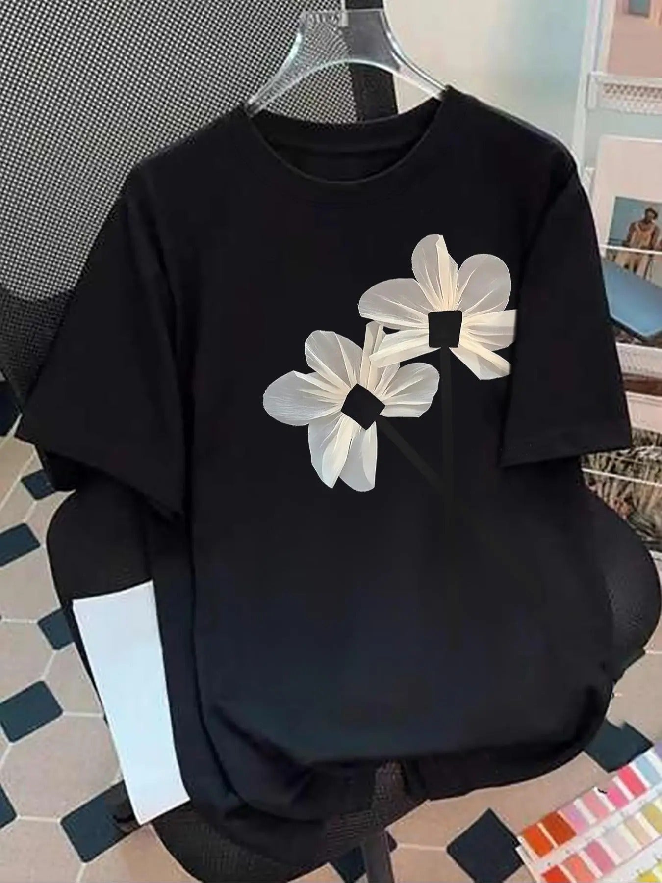 Women's Floral Pattern Round Neck Tee, Casual Short Sleeve Crew Neck T-Shirt for Summer, Fashion Women's Top for Daily...