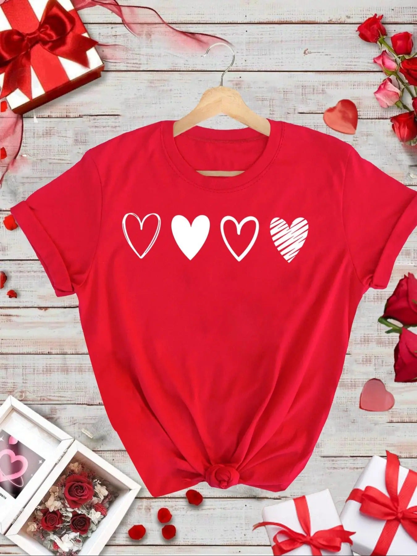 Women's Heart Print Round Neck Tee, Casual Short Sleeve T-shirt for Fall & Winter, Women's Top for Daily Wear Hoodie,...
