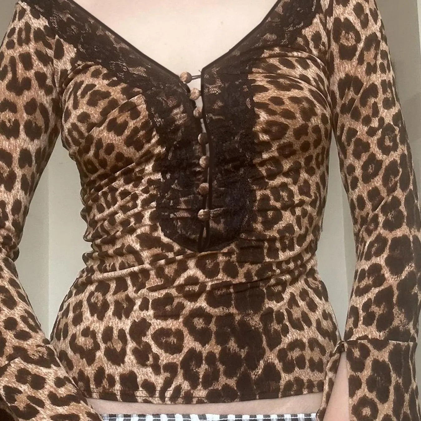 Women's Leopard Print Contrast Lace Flounce Sleeve Tee, Casual V Neck Long Sleeve T-shirt for Spring & Fall, Women's...