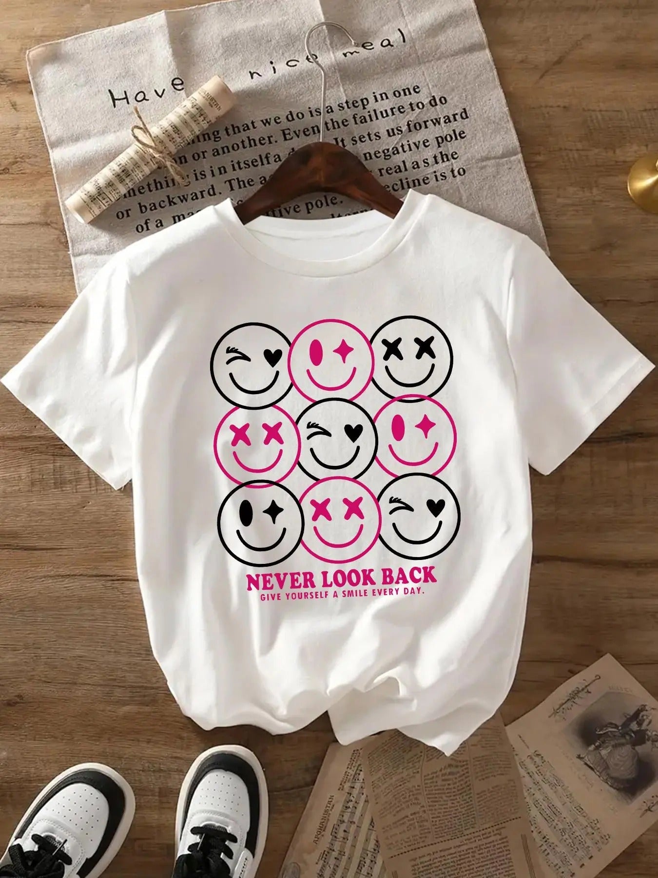 Women's Letter & Smile Face Print Round Neck Tee, Fashion Casual Crew Neck Short Sleeve T-shirt for Daily Holiday...