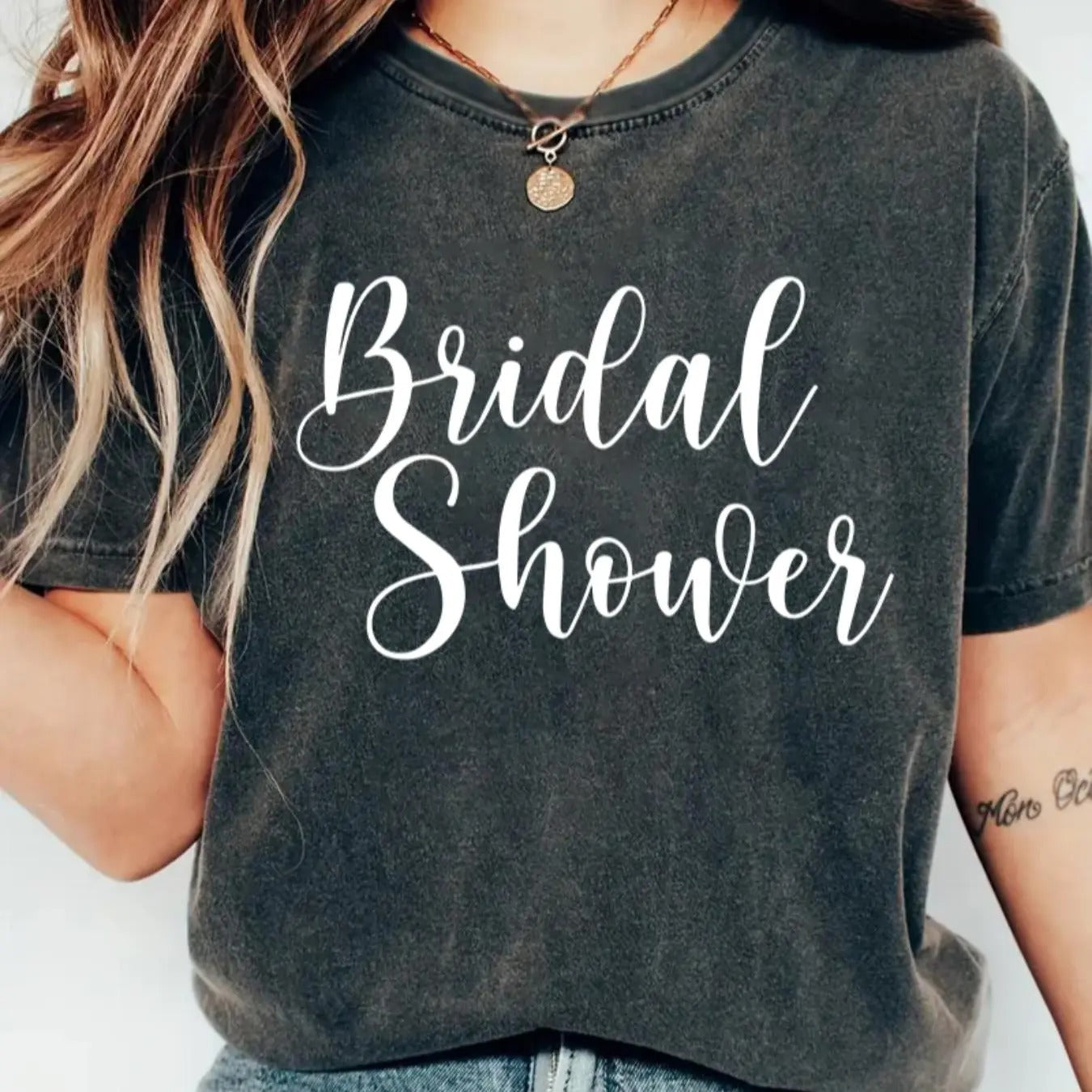 Women's Letter Print Round Neck Tee, Casual Short Sleeve Crew Neck T-shirt for Summer, Fashion Women's Top for Daily Wear...