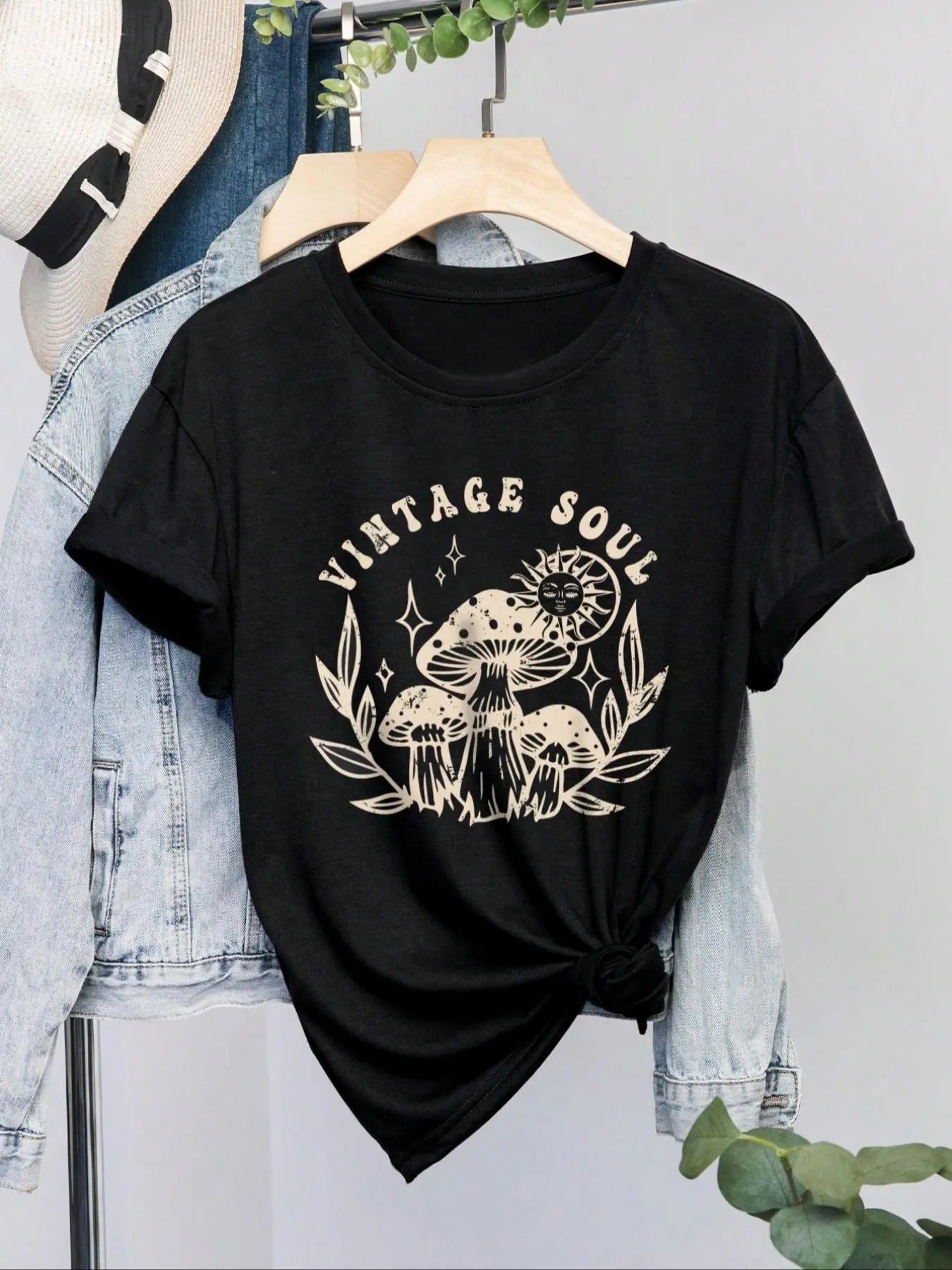 Women's Mushroom Print Round Neck Tee, Vintage Graphic Short Sleeve T-Shirt for Summer, Casual Women's Top for Daily Wear...