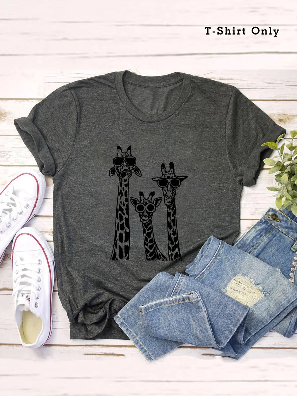 Women's Plus Size Cartoon Giraffe Print Round Neck Tee, Casual Short Sleeve T-shirt for Summer, Women's Clothing for...
