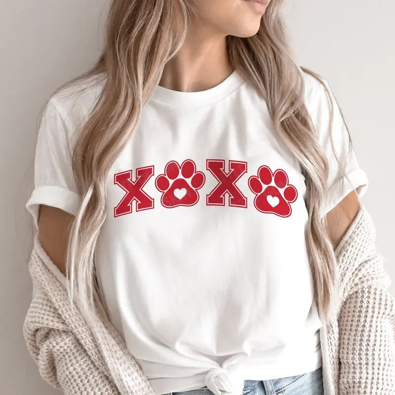 Xoxo Paw Svg Valentine Svg Dog Mom Shirt Gift Love Svg Heart Svg Valentines Day Shirt Svg Files For Cricut Hoodie, Sweatshirt