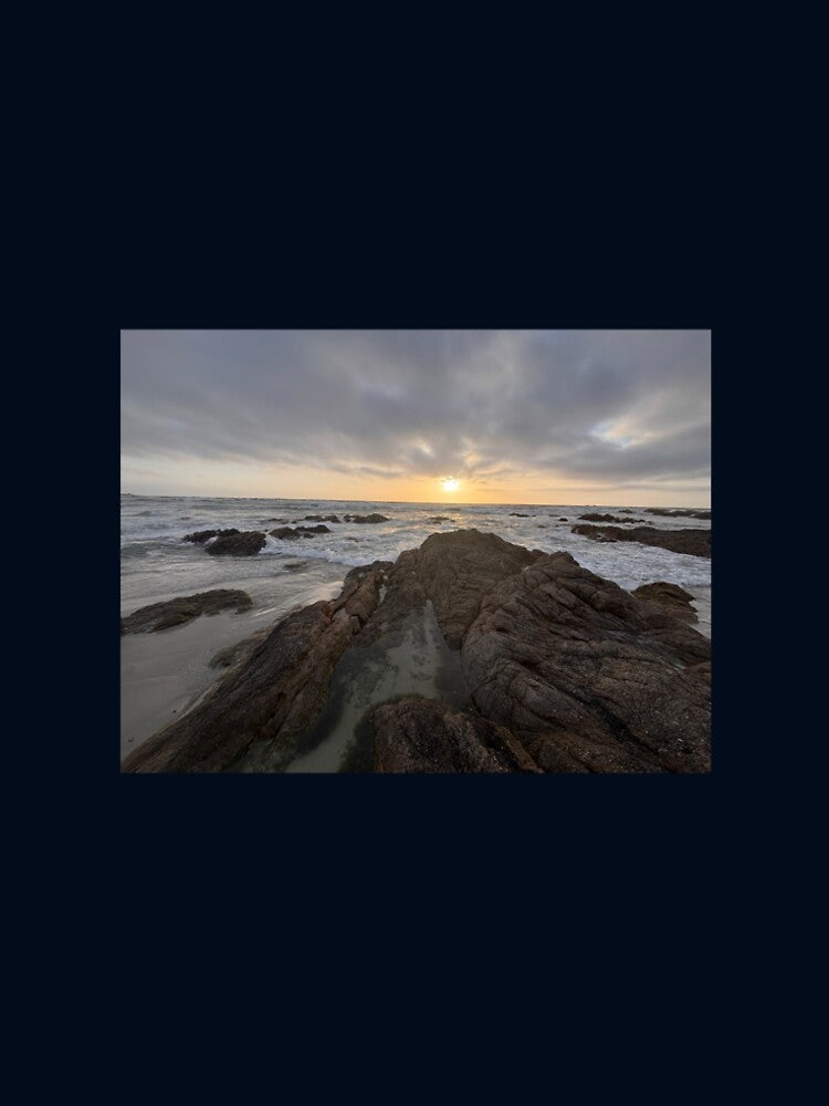 Dynamic-Coastal Sunset against Rolling Fog by nebulous1016