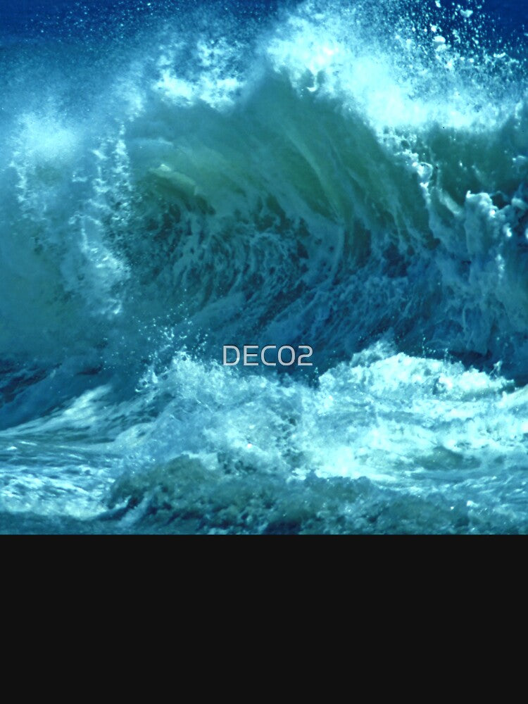 Massive, Majestic Crashing Ocean Waves by DEC02