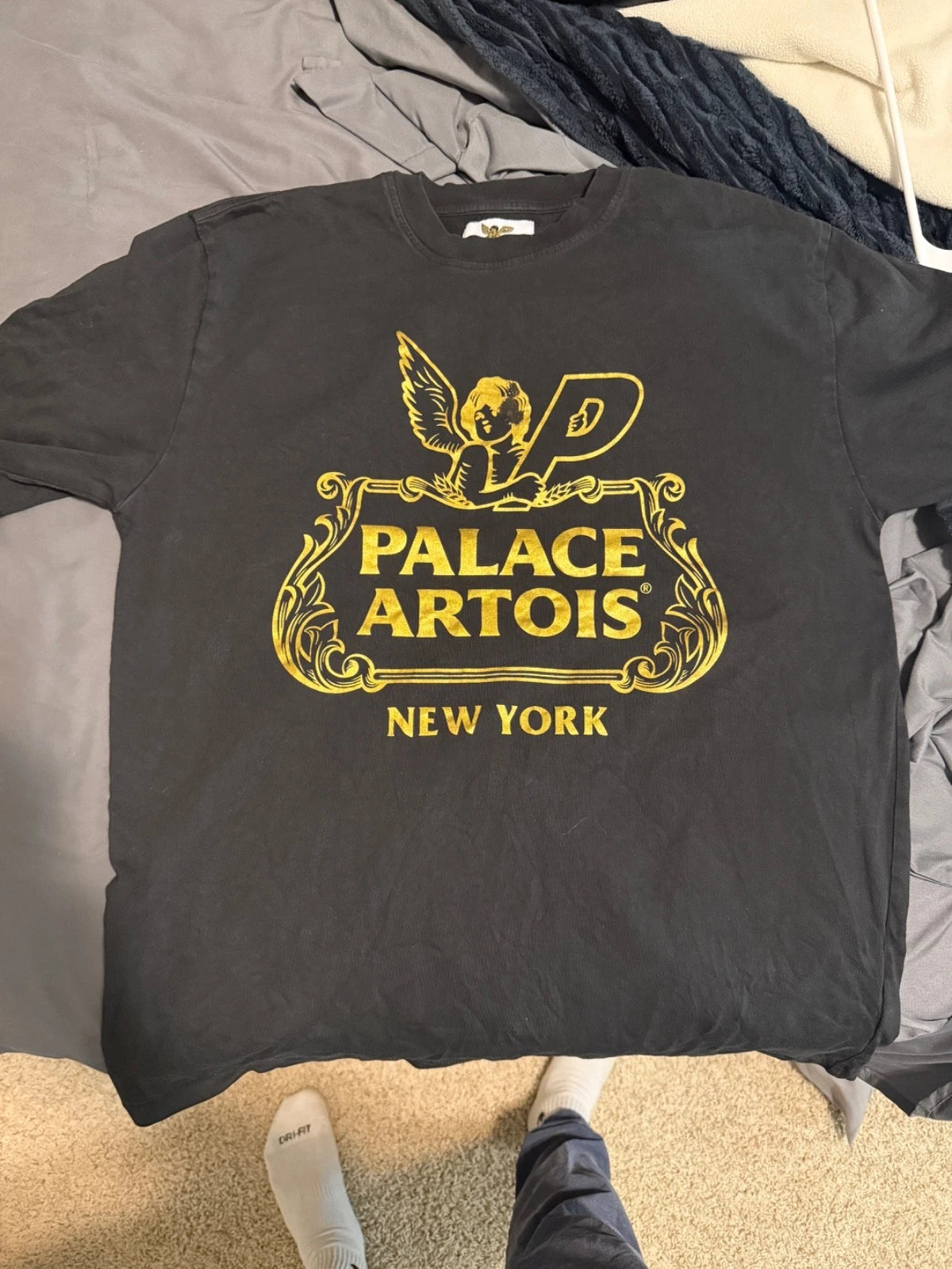 Palace x Stella Artois "Palace Artois" SoHo New York 2021 Tee Large — Black/Gold