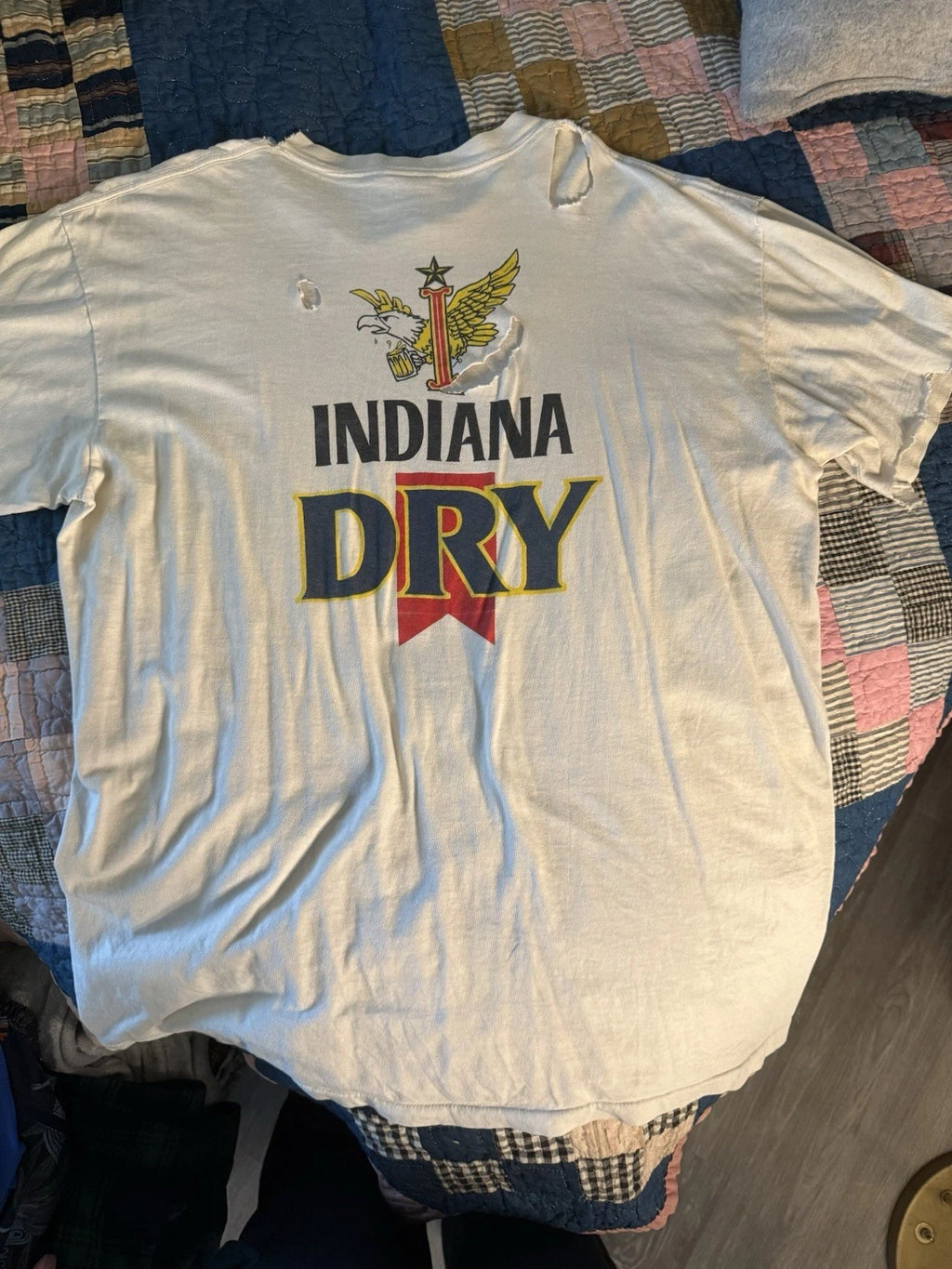 Distressed Vintage Indiana Dry Logo Beer T-shirt Size XL