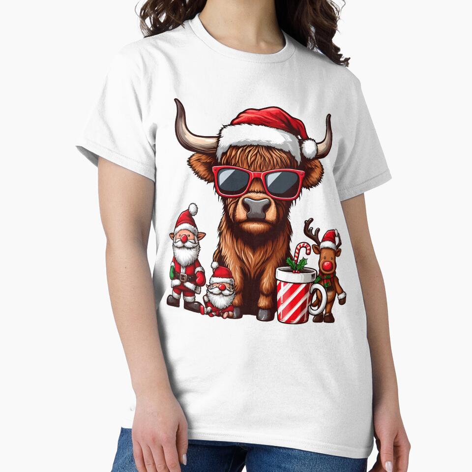 Christmas Highland Cow - Perfect christmas gift by GalaxyGraffiti