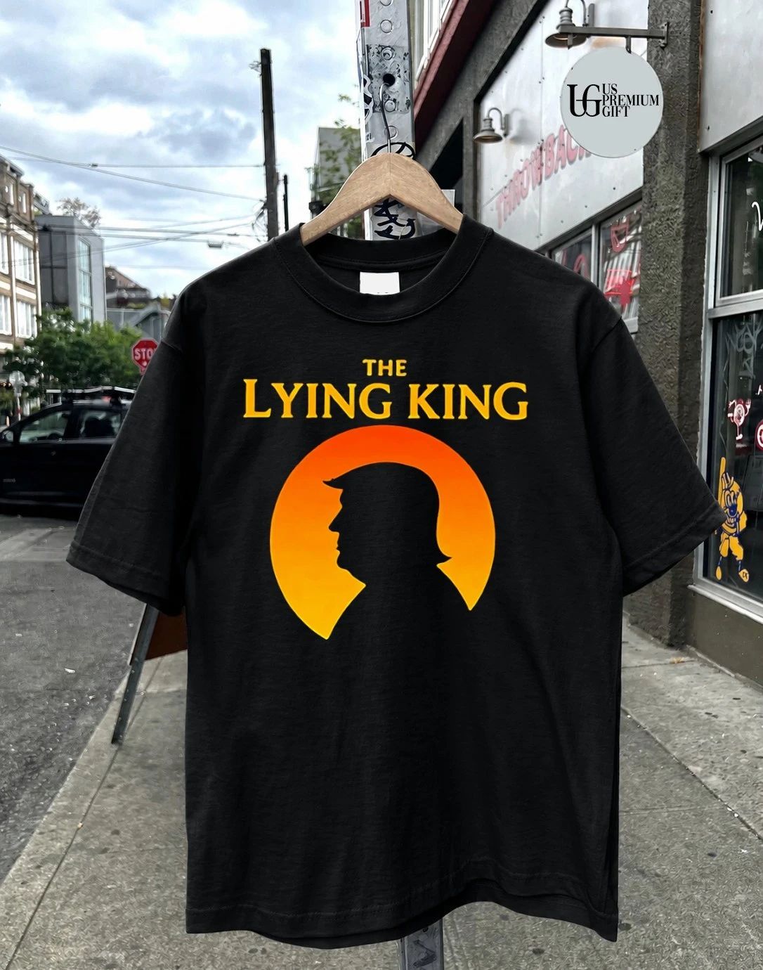 The Lying King Donald Trump silhouette shirt