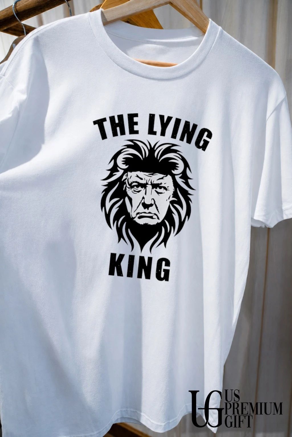 Donald Trump The Lying King Distressed Political shirt