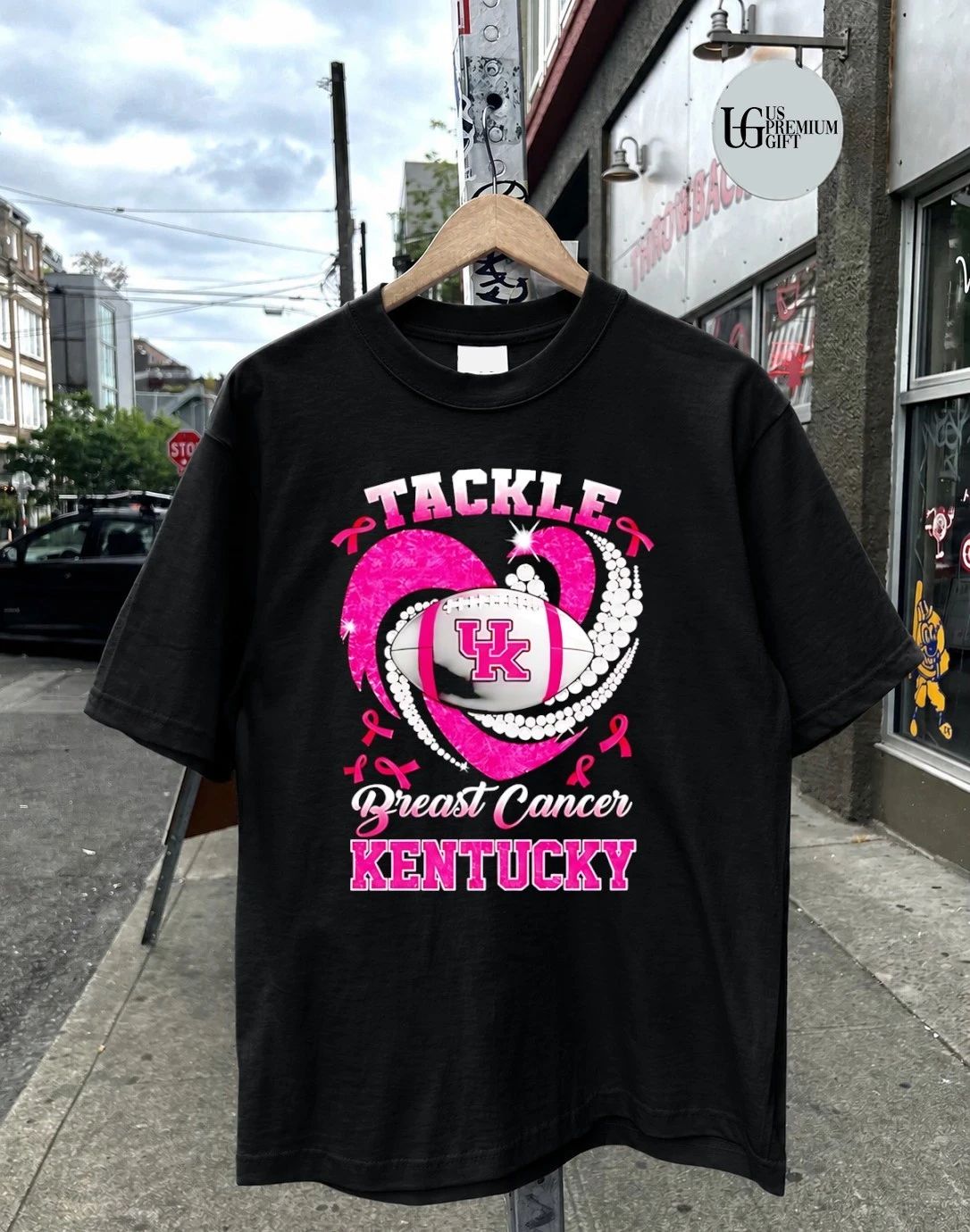 Kentucky Wildcats UK tackle breast cancer football shirt