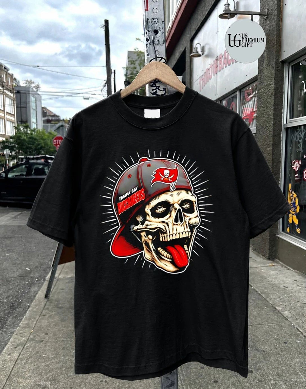 Skull Tampa Bay Buccaneers tongue out hat shirt