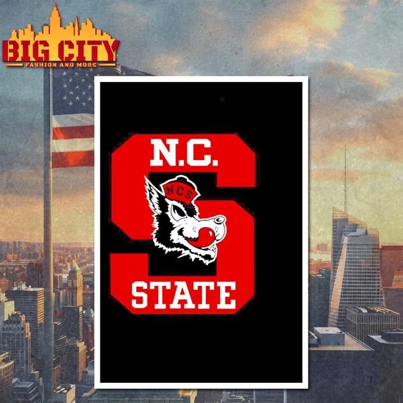 N.C Will Wade Slobbering Wolf Graphic Shirt