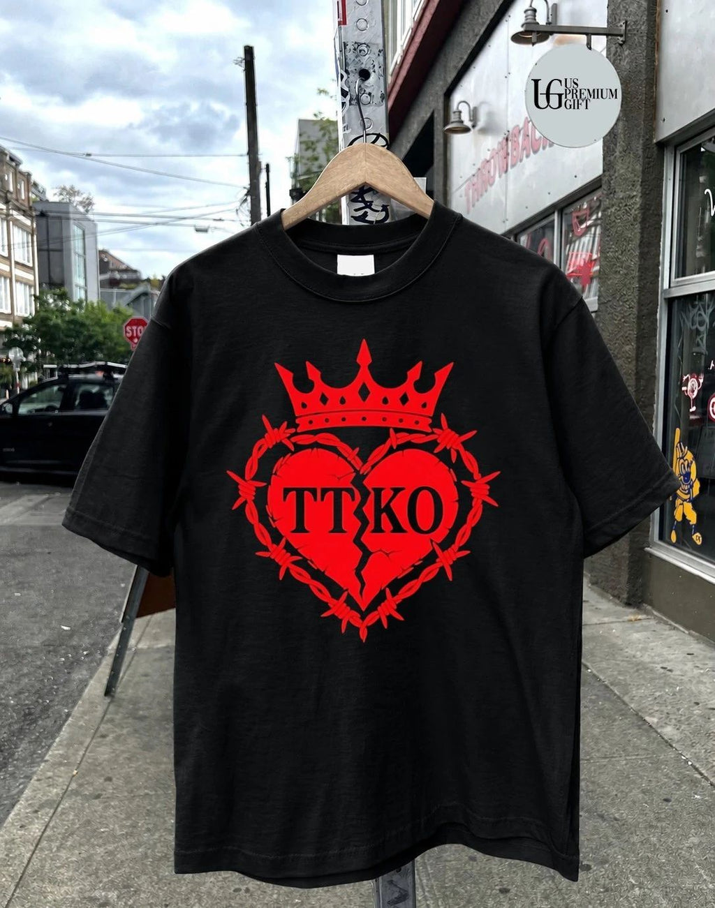 TT KO broken heart barbed wire crown shirt
